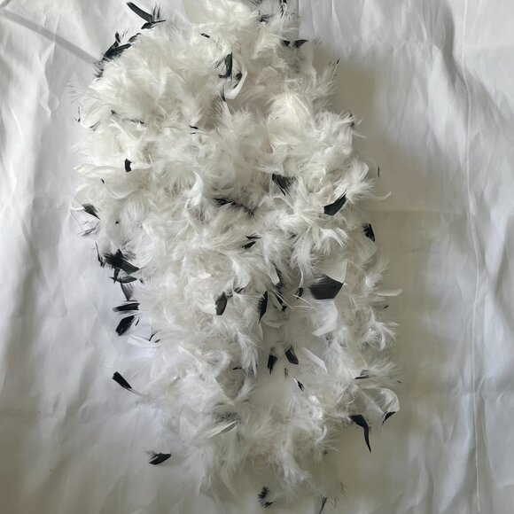 Black Fringe Flapper Dress Set w/ Headpiece, Gloves & Feather Boa – 1920s Gatsby - Picture 12 of 16